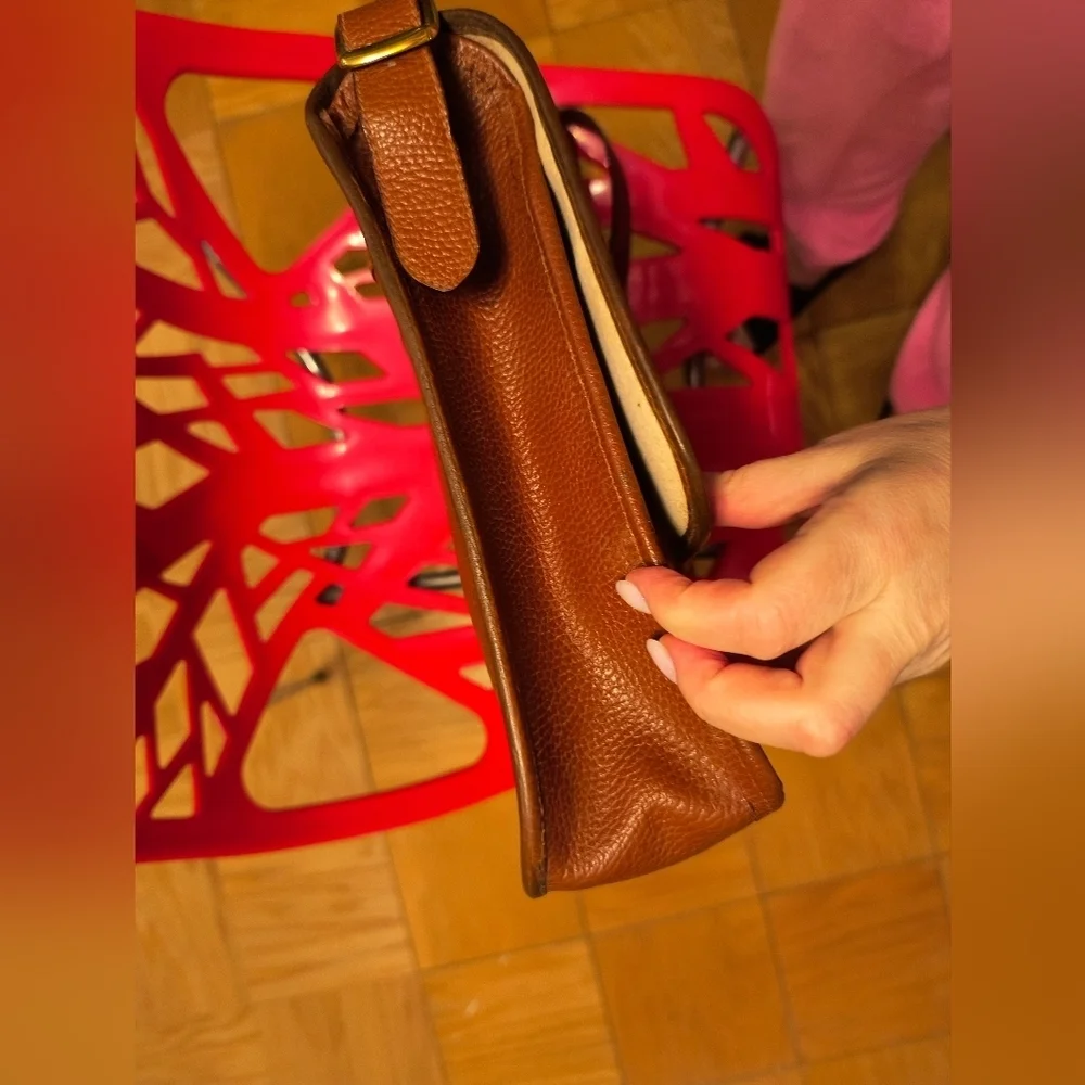 Valentino Brown Vintage Bag W Peeling Insoles 10x14x3 Inches